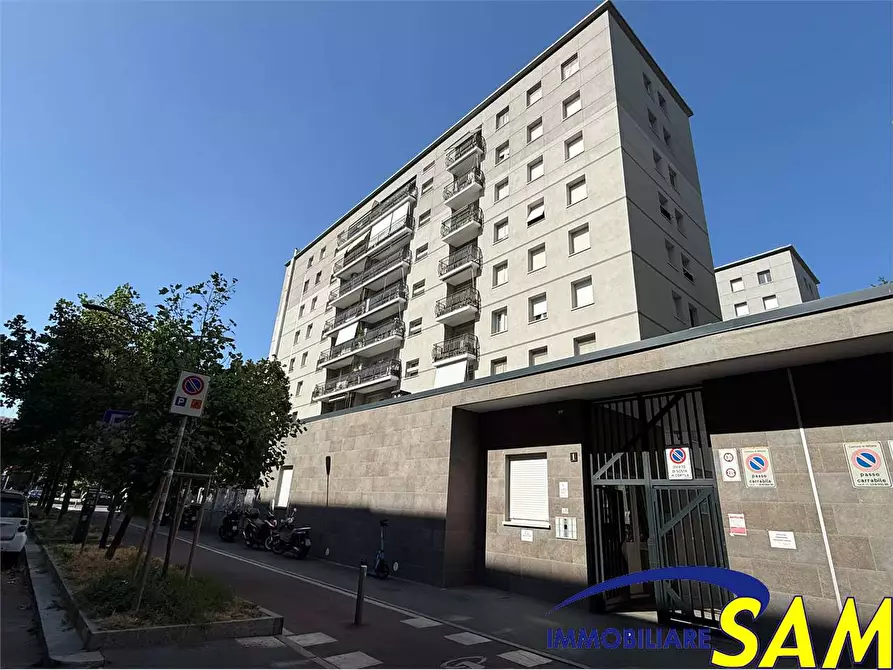 Immagine 16 di Trilocale in affitto  in Via Cervignano 1 a Milano