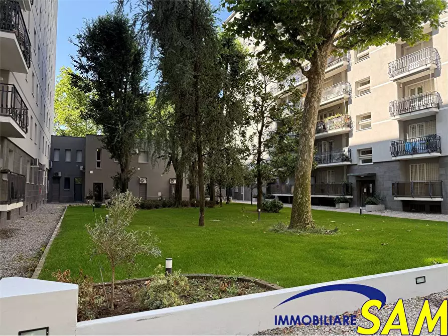 Immagine 15 di Trilocale in affitto  in Via Cervignano 1 a Milano