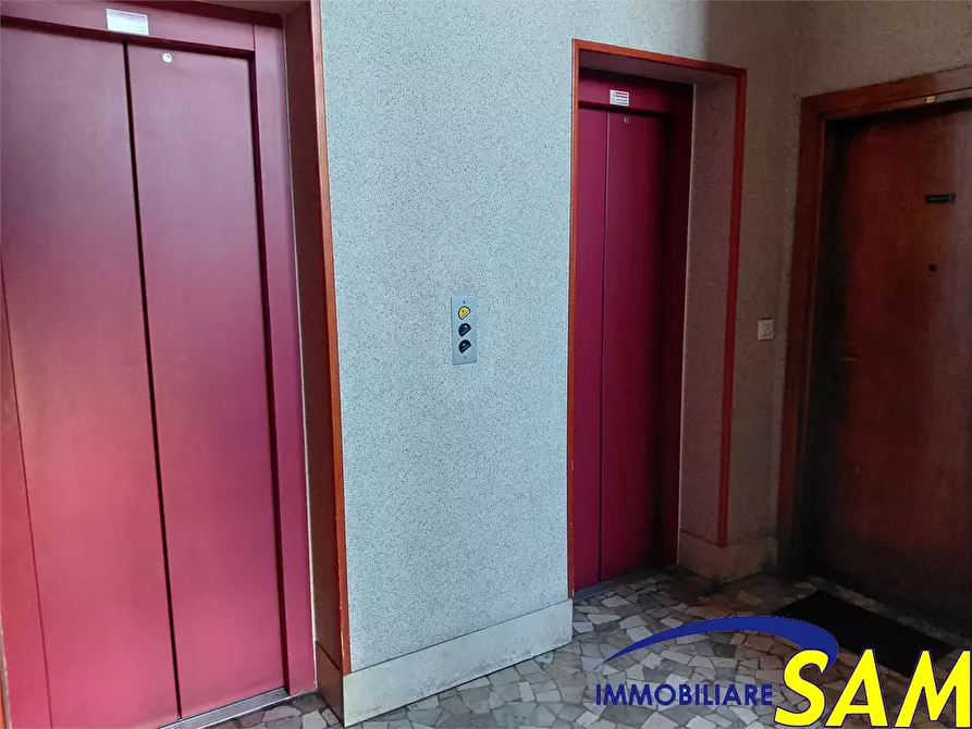 Immagine 32 di Trilocale in vendita  in Viale Omero  16 a Milano