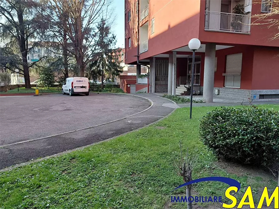 Immagine 35 di Trilocale in vendita  in Viale Omero  16 a Milano