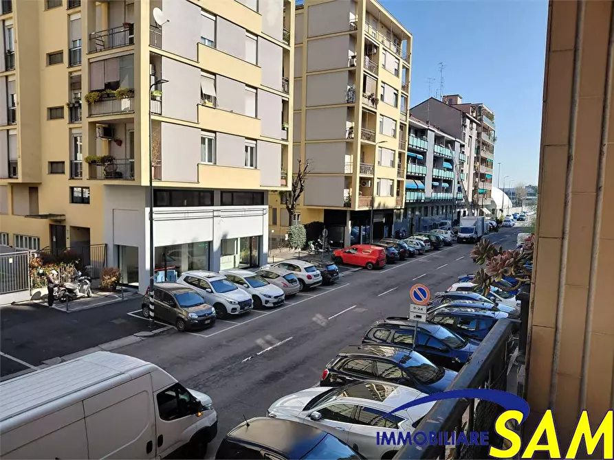 Immagine 13 di Bilocale in vendita  in ViaCadibona 10 a Milano