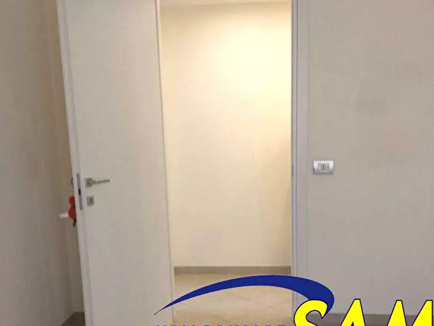 Immagine 12 di Trilocale in affitto  in Via Cervignano 1 a Milano
