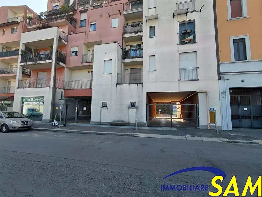 Immagine 2 di Garage in vendita  in Via Paolo Maspero 20 a Milano