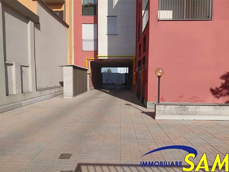 Immagine 6 di Garage in vendita  in Via Paolo Maspero 20 a Milano