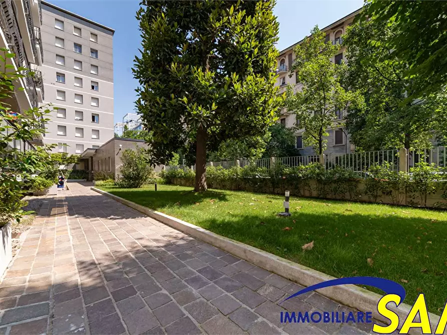 Immagine 27 di Trilocale in vendita  in Via Cervignano  1 a Milano