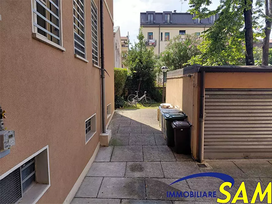 Immagine 19 di Bilocale in affitto  in Via Ampère 101 a Milano