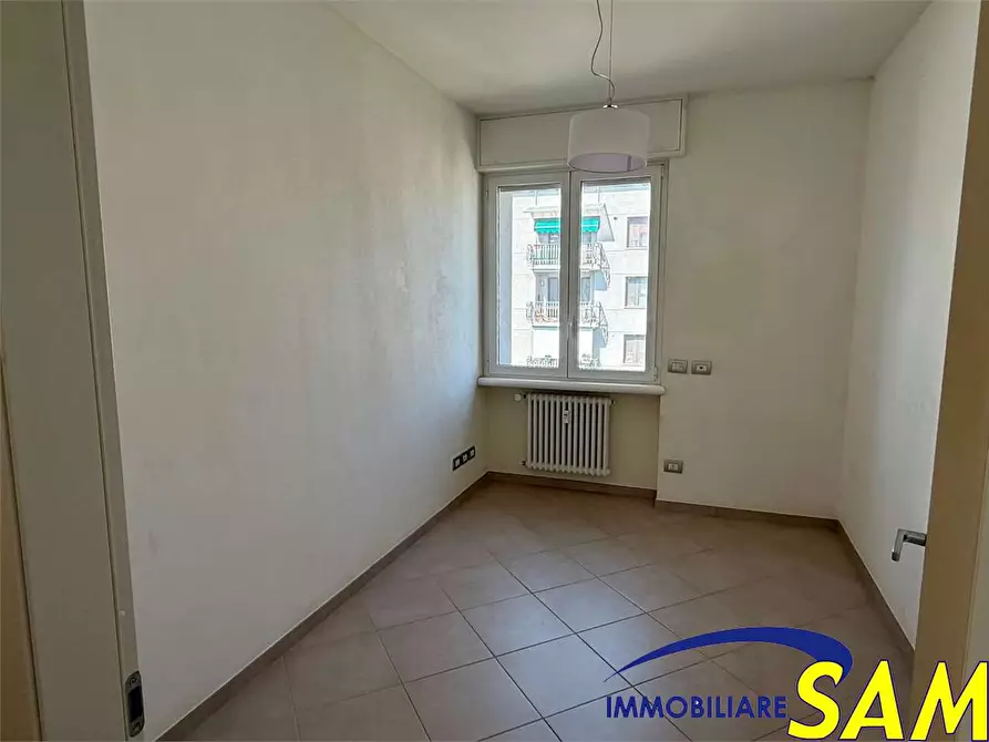 Immagine 12 di Trilocale in affitto  in Via Cervignano 1 a Milano