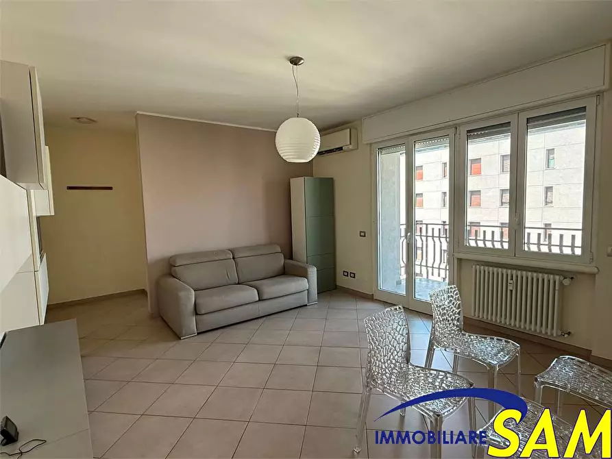 Immagine 2 di Trilocale in affitto  in Via Cervignano 1 a Milano