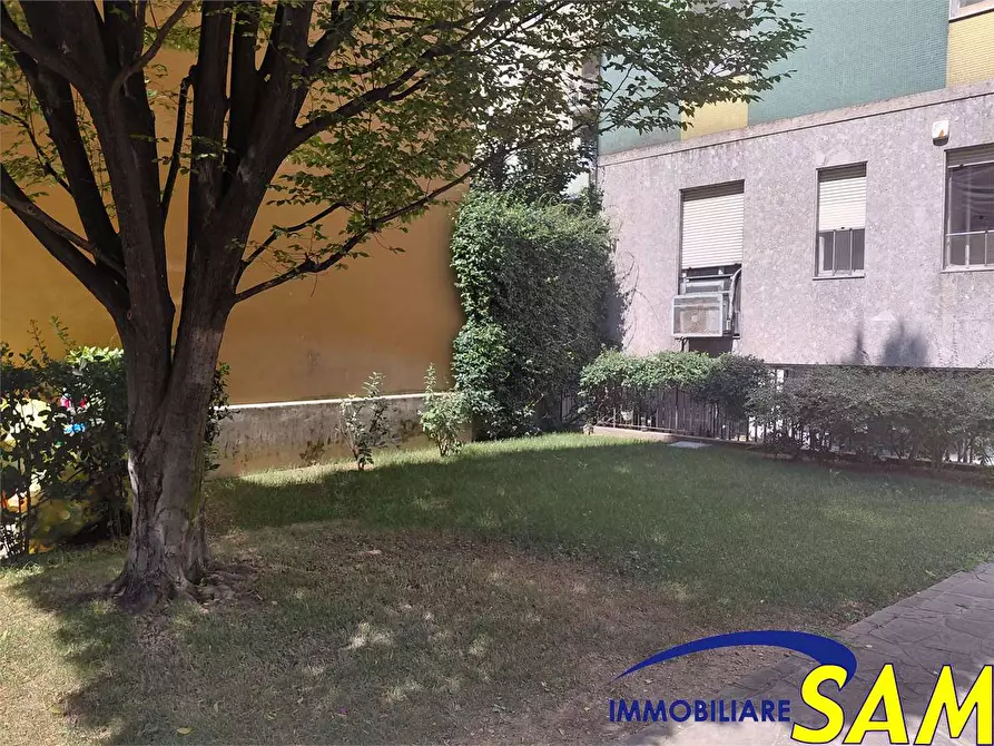 Immagine 16 di Bilocale in affitto  in Via Farsaglia 3 a Milano