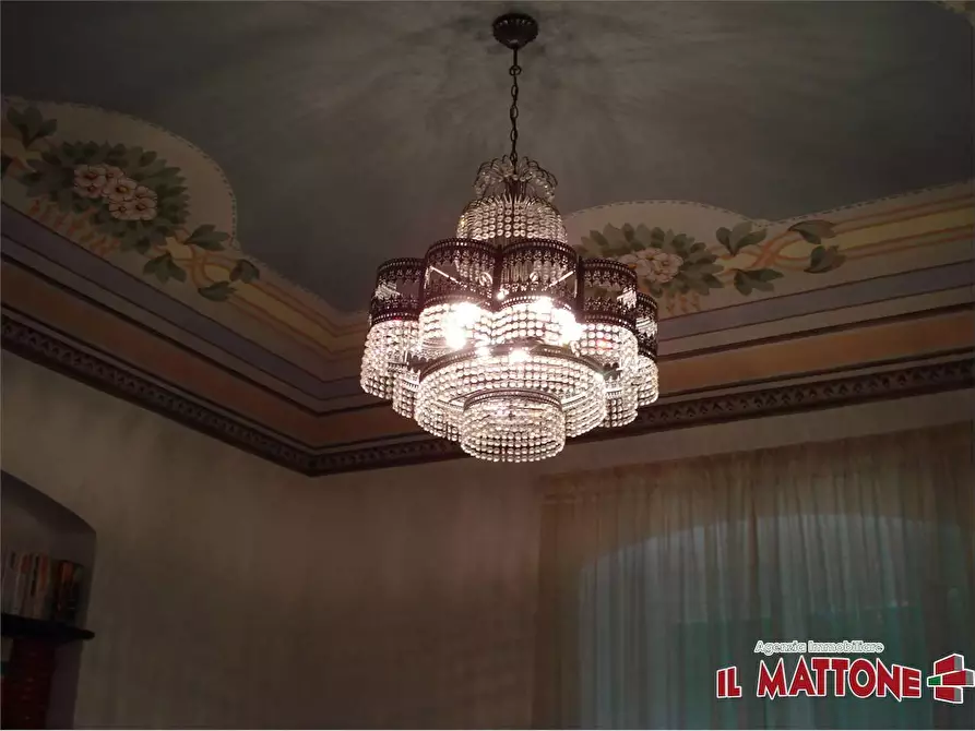 Immagine 21 di Villa in vendita  in Via 2 Giugno a Mignanego