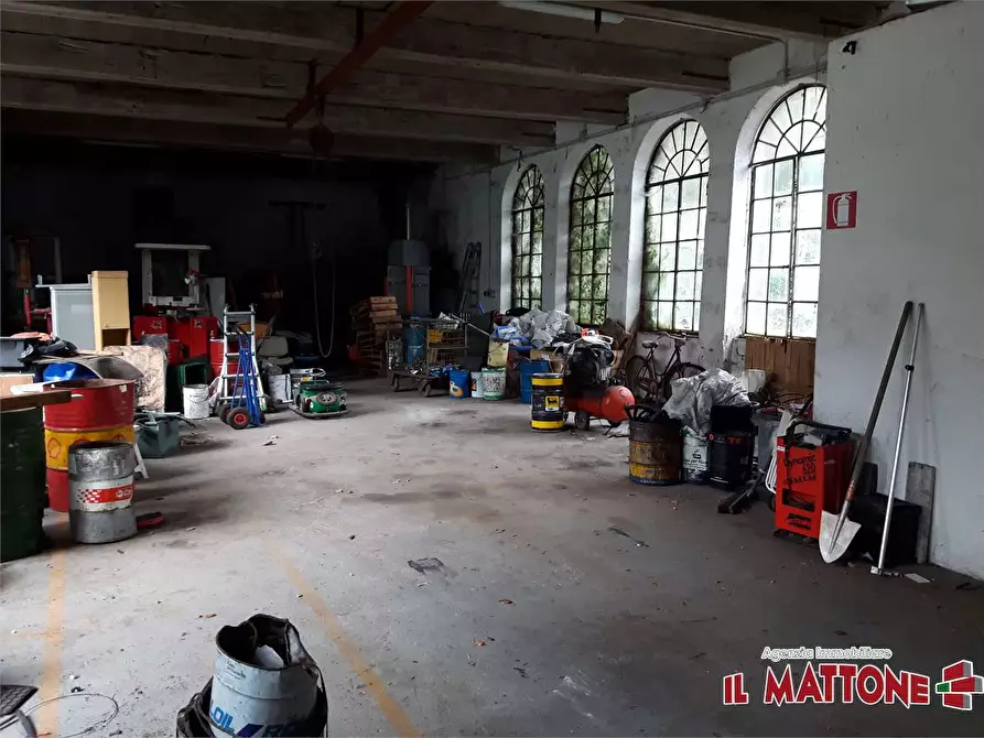 Immagine 5 di Magazzino in vendita  a Ceranesi