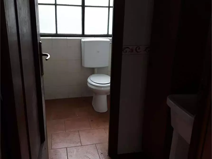 Immagine 8 di Magazzino in vendita  a Ceranesi