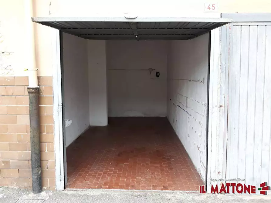 Immagine 1 di Garage in vendita  in Via Villa Berrone 11 a Campomorone
