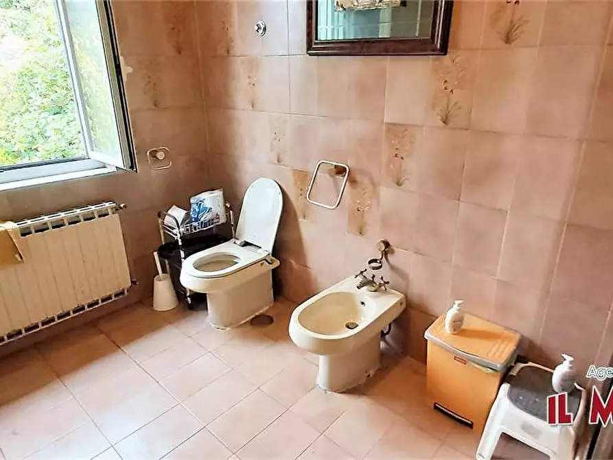 Immagine 24 di Villa in vendita  in Salita della Cittadina a Genova