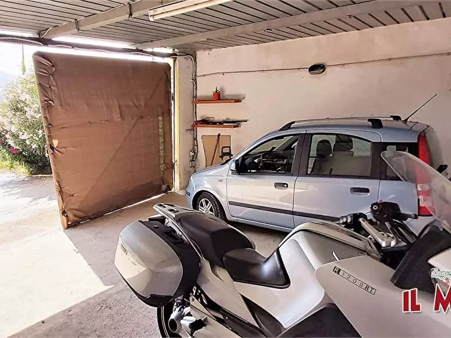 Immagine 52 di Villa in vendita  in Salita della Cittadina a Genova