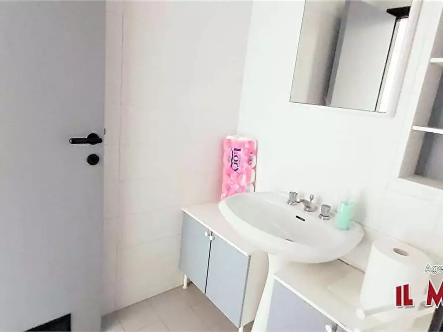 Immagine 8 di Ufficio in affitto  in Via Bartolomeo Parodi a Ceranesi