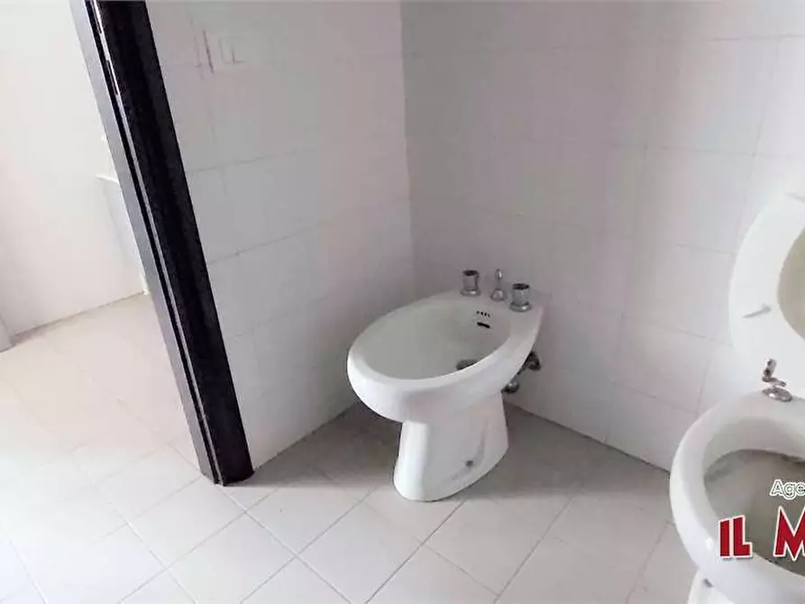 Immagine 10 di Ufficio in affitto  in Via Bartolomeo Parodi a Ceranesi