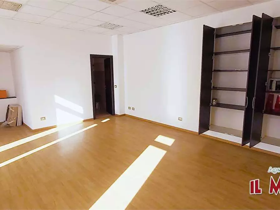 Immagine 4 di Ufficio in affitto  a Mignanego