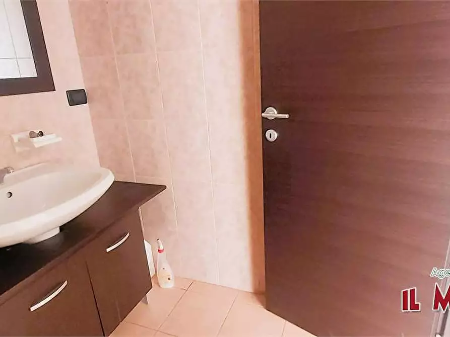 Immagine 7 di Ufficio in affitto  a Mignanego