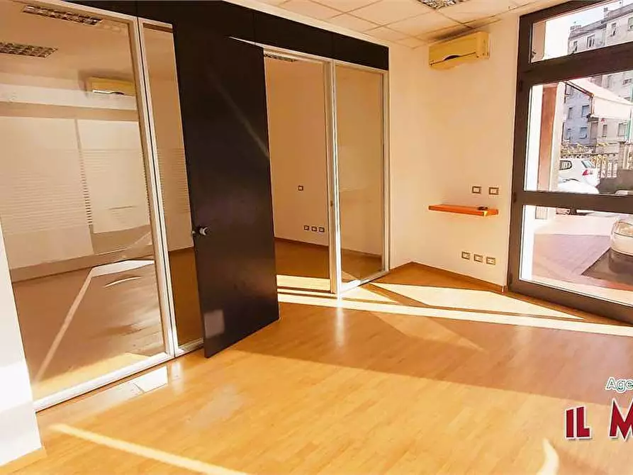Immagine 9 di Ufficio in affitto  a Mignanego