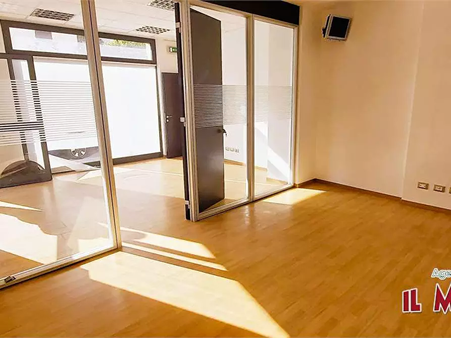 Immagine 12 di Ufficio in affitto  a Mignanego