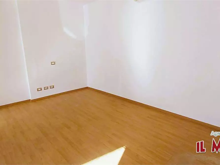 Immagine 14 di Ufficio in affitto  a Mignanego