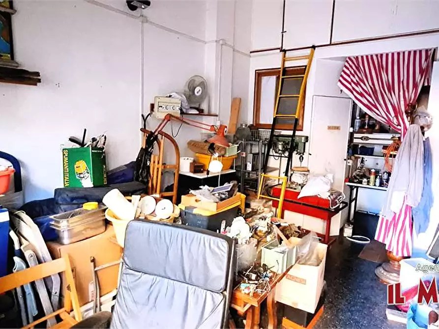 Immagine 7 di Magazzino in vendita  in Via Campomorone a Genova