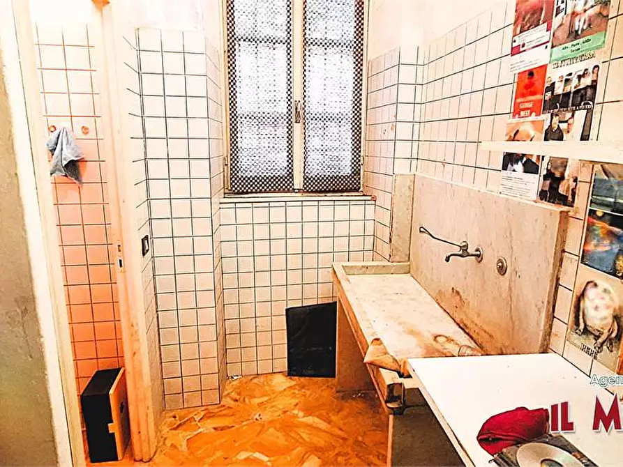 Immagine 8 di Negozio in affitto  in Via Sant'Ambrogio di Voltri a Genova