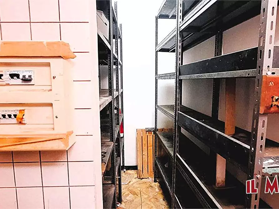 Immagine 6 di Negozio in vendita  in Via Sant'Ambrogio di Voltri a Genova