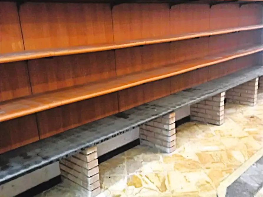 Immagine 11 di Negozio in vendita  in Via Sant'Ambrogio di Voltri a Genova