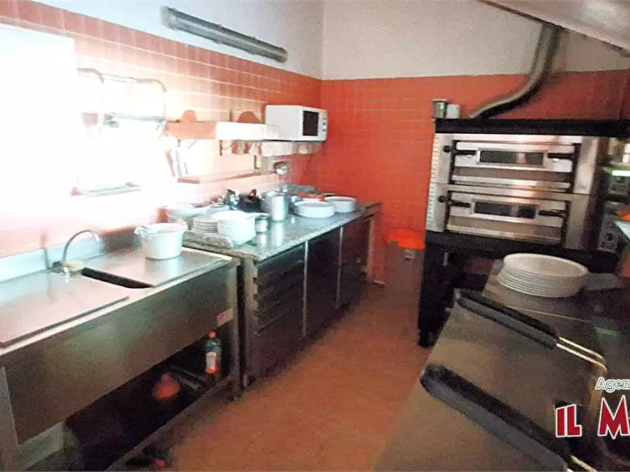 Immagine 6 di Negozio in vendita  in Via Ceresole a Frabosa Sottana