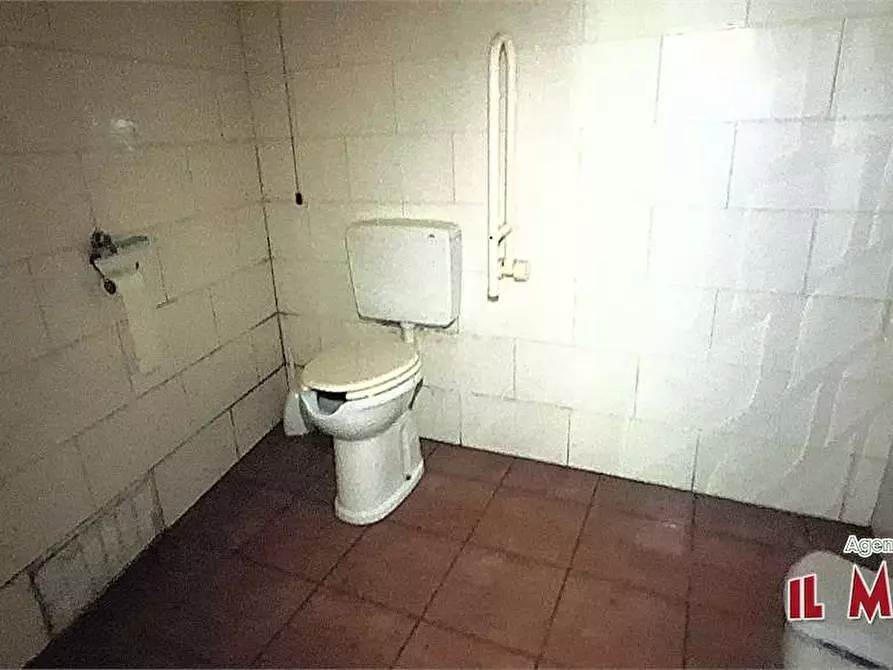 Immagine 11 di Negozio in vendita  in Via Ceresole a Frabosa Sottana