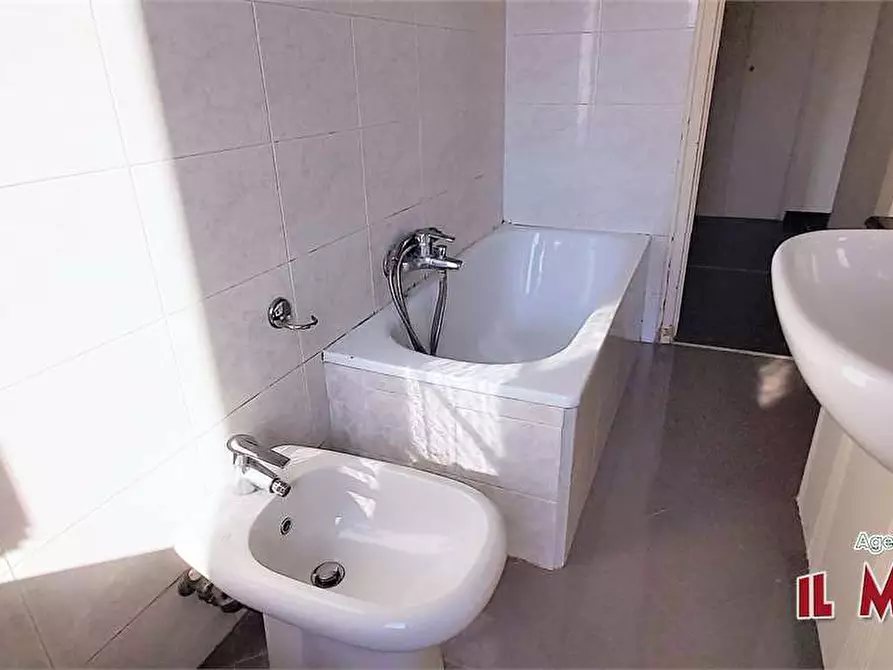 Immagine 16 di Quadrilocale in affitto  in Salita Serra Riccò a Genova