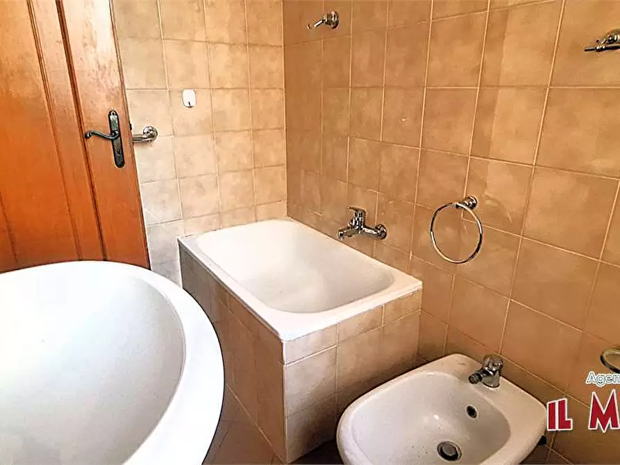 Immagine 8 di Bilocale in vendita  in Via Campomorone a Genova