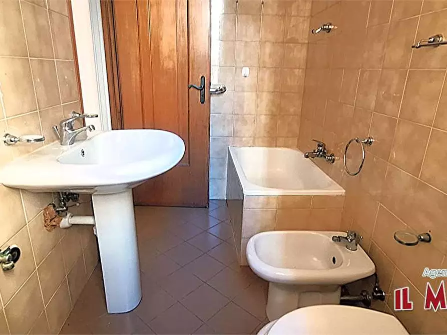 Immagine 9 di Bilocale in vendita  in Via Campomorone a Genova