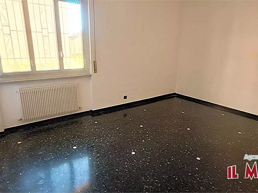 Immagine 10 di Bilocale in vendita  in Via Campomorone a Genova