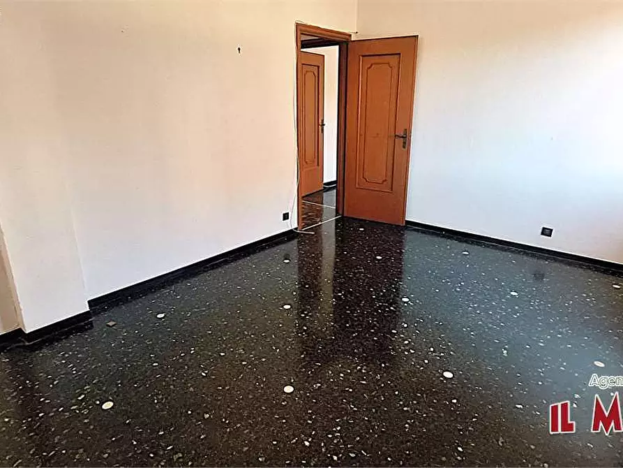 Immagine 12 di Bilocale in vendita  in Via Campomorone a Genova