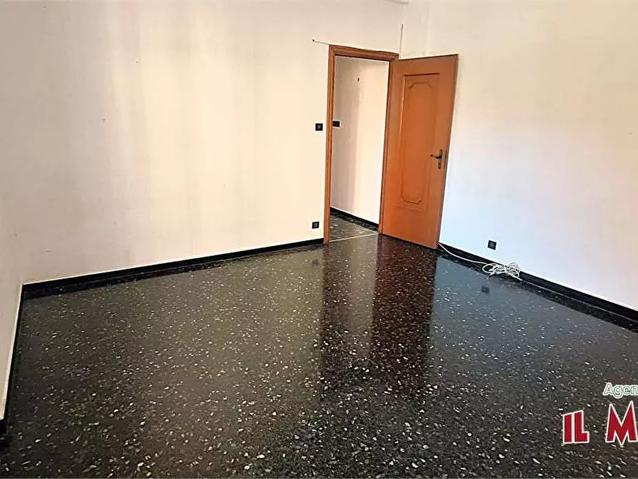 Immagine 15 di Bilocale in vendita  in Via Campomorone a Genova