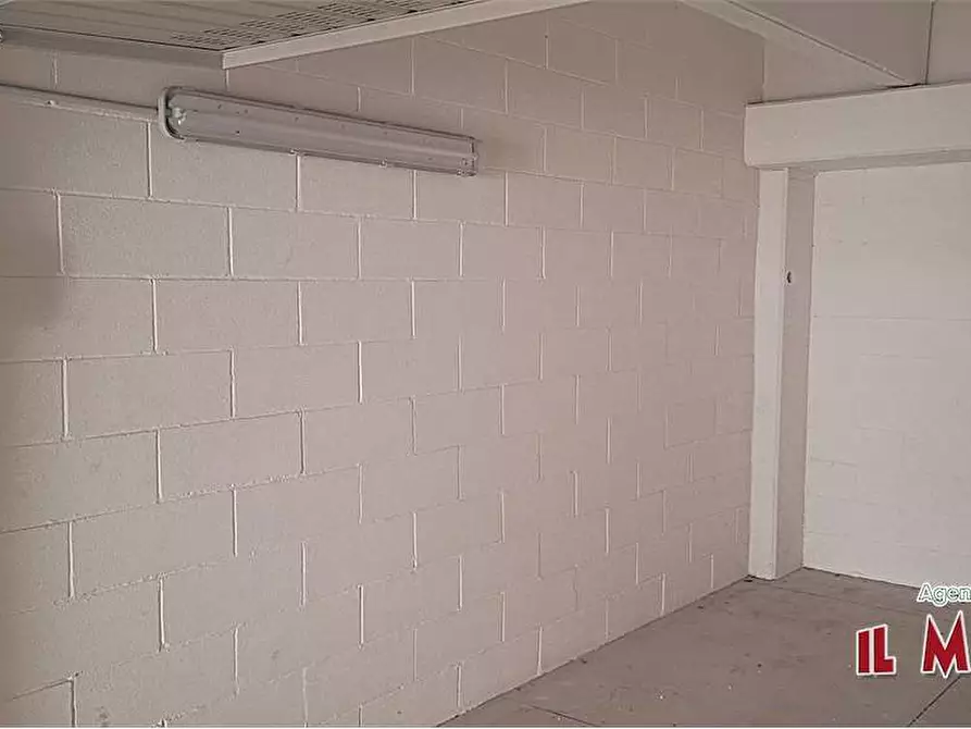 Immagine 3 di Garage in vendita  in Via Martiri della Libertà a Campomorone