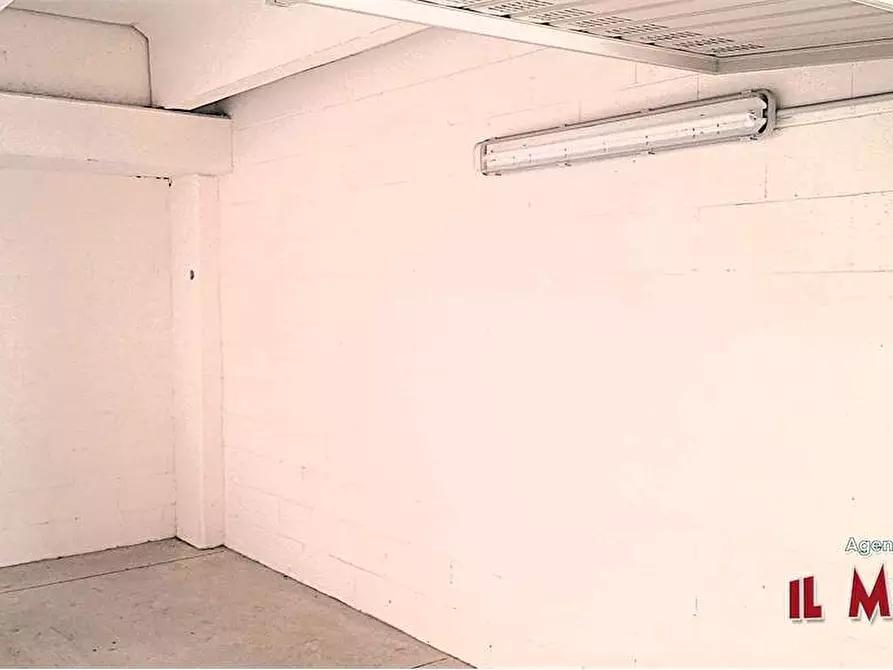 Immagine 4 di Garage in vendita  in Via Martiri della Libertà a Campomorone