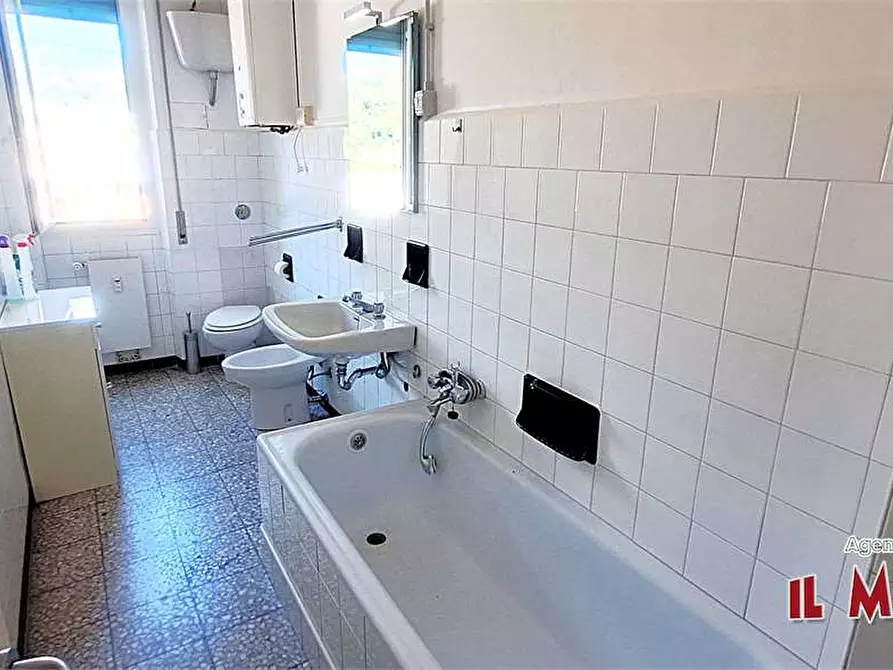 Immagine 19 di Trilocale in vendita  in Via de Gasperi a Campomorone