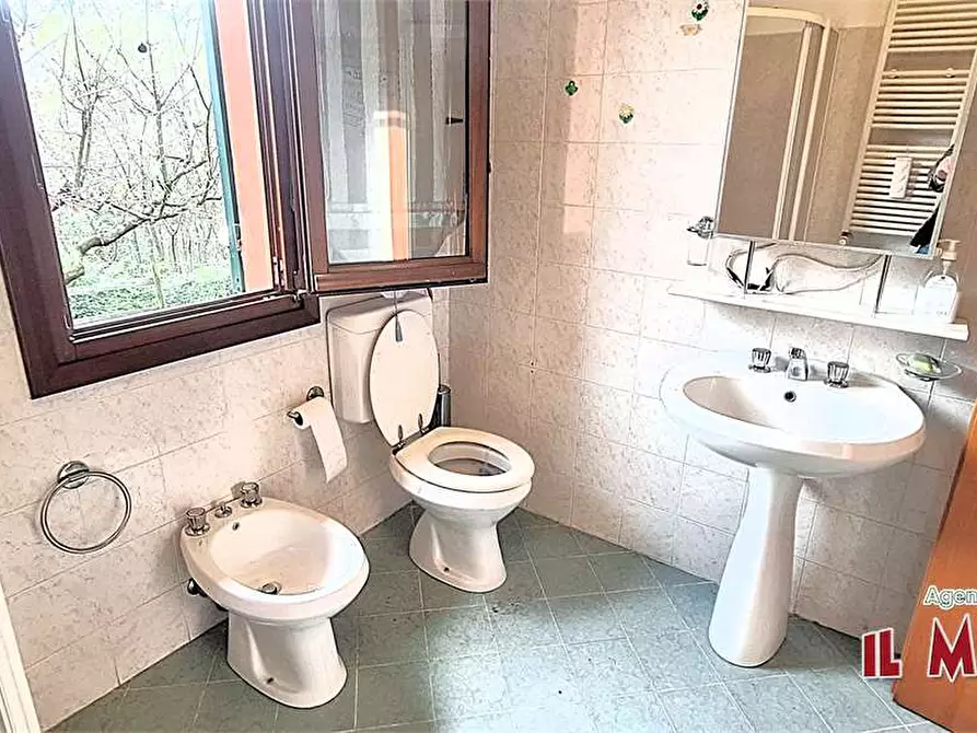 Immagine 11 di Villa in vendita  in Via Calcinara di San Martino a Ceranesi