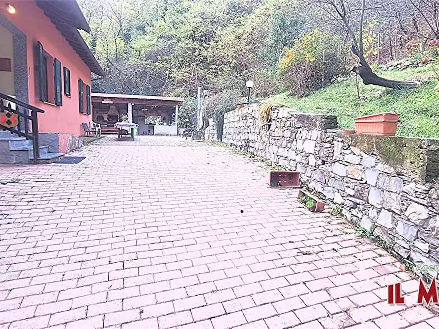 Immagine 18 di Villa in vendita  in Via Calcinara di San Martino a Ceranesi