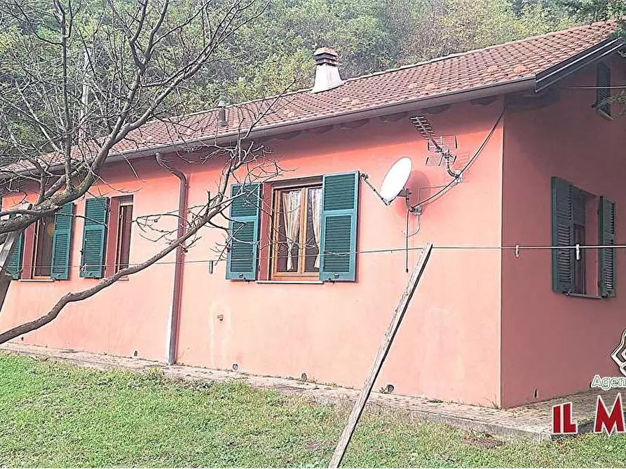 Immagine 28 di Villa in vendita  in Via Calcinara di San Martino a Ceranesi