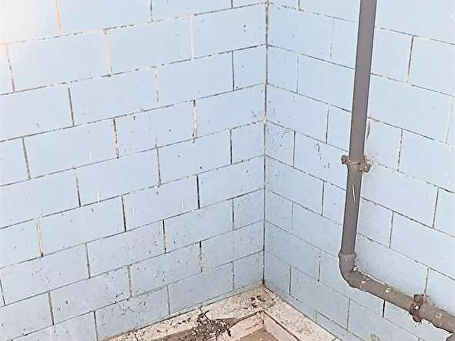 Immagine 10 di Magazzino in vendita  in Via Bartolomeo Parodi a Ceranesi