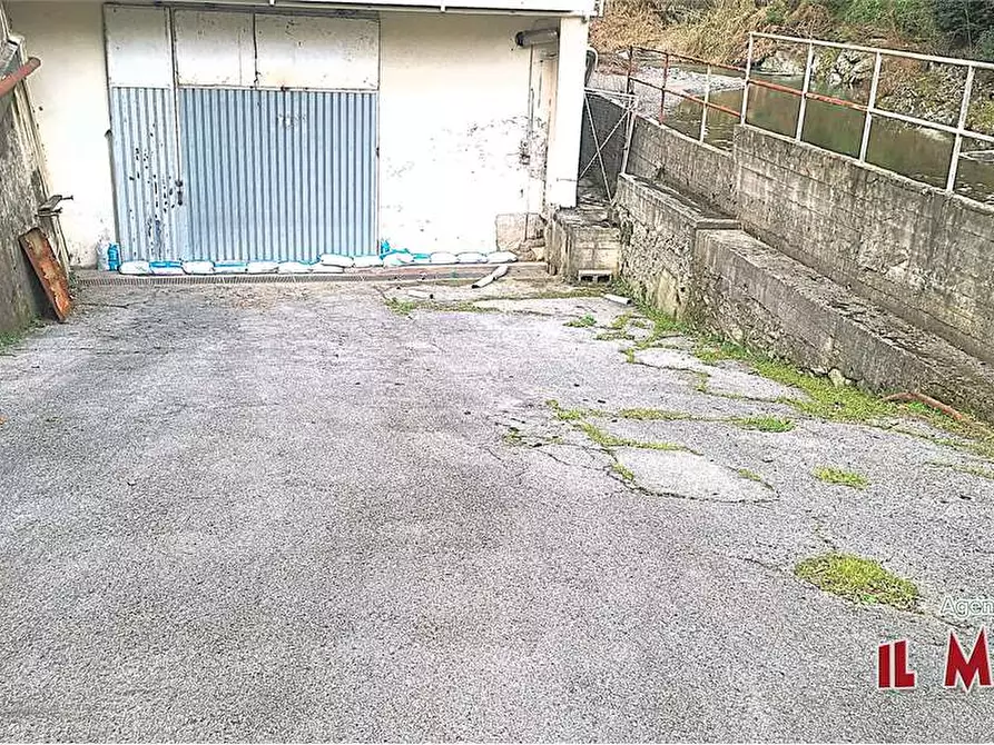 Immagine 12 di Magazzino in vendita  in Via Bartolomeo Parodi a Ceranesi