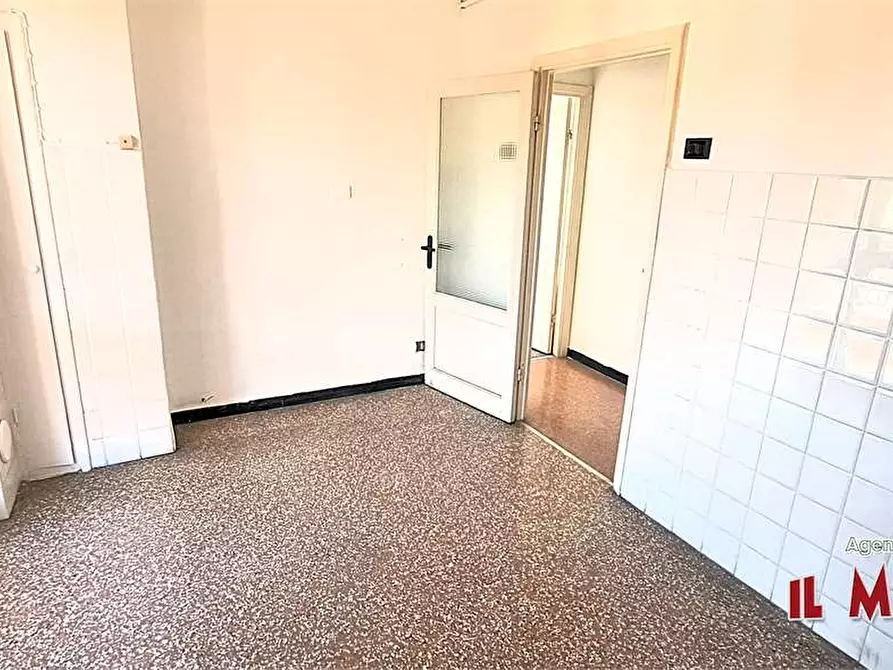 Immagine 2 di Bilocale in affitto  in Via Campomorone a Genova