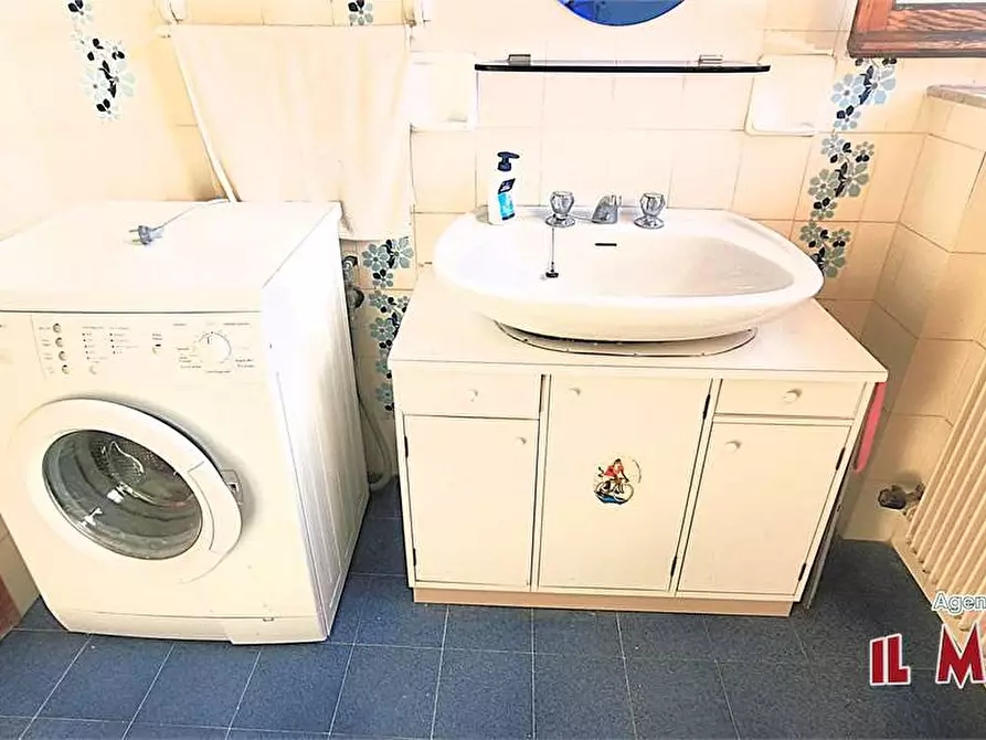 Immagine 7 di Bilocale in vendita  a Campomorone