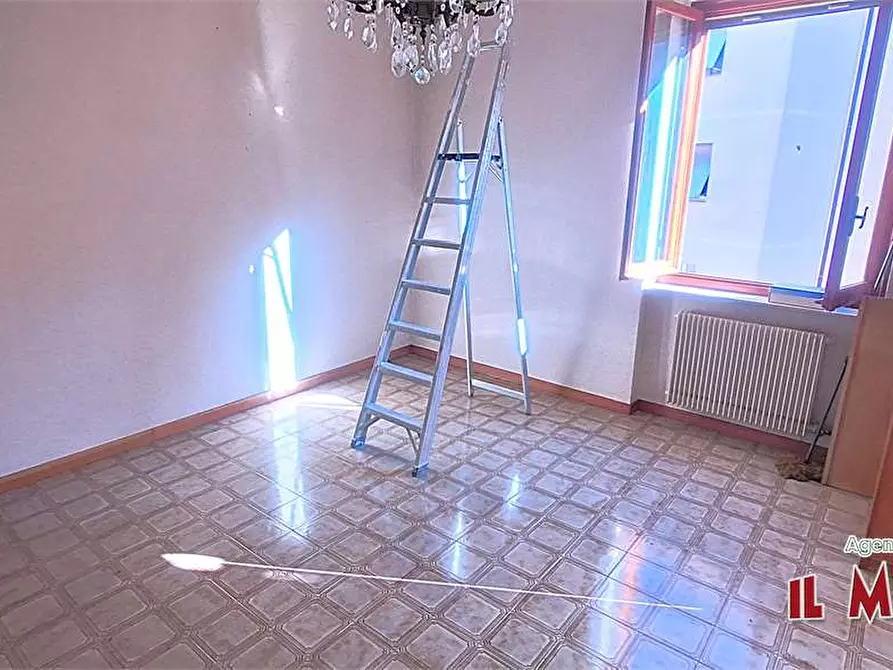 Immagine 15 di Bilocale in vendita  a Campomorone