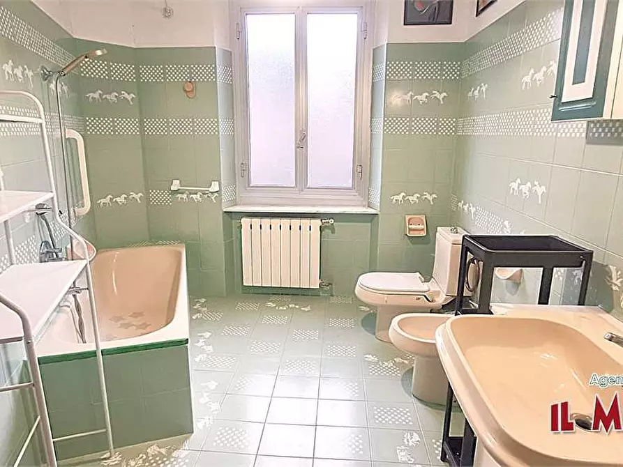 Immagine 12 di Bilocale in vendita  a Genova